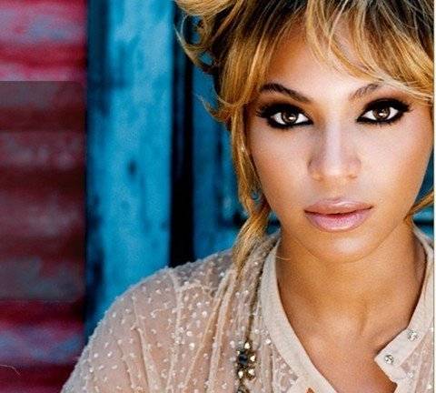 Beyoncé shows Feyoncé how to ‘Put a ring on it’