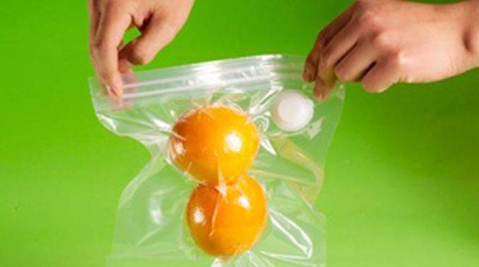 This image depicts tomatoes in a zip-lock bag. This post talks about the importance of food protection under the TRIPS agreement. Click on the image to read the full post.