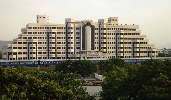 Featured image is of VIT campus, as content of the post is related to VIT