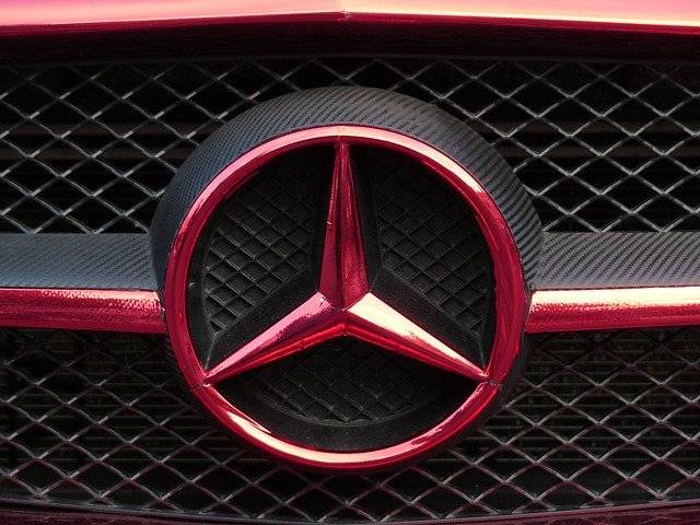 The featured image is of the Mercedes logo. The posts is about a tradesecrets issue involving mercedes. To read more click here