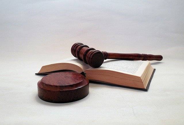 The featured image shows a hammer and a gavel. This image has been added to the post to symbolically represent the decision of a Court in the patent case mentioned here
